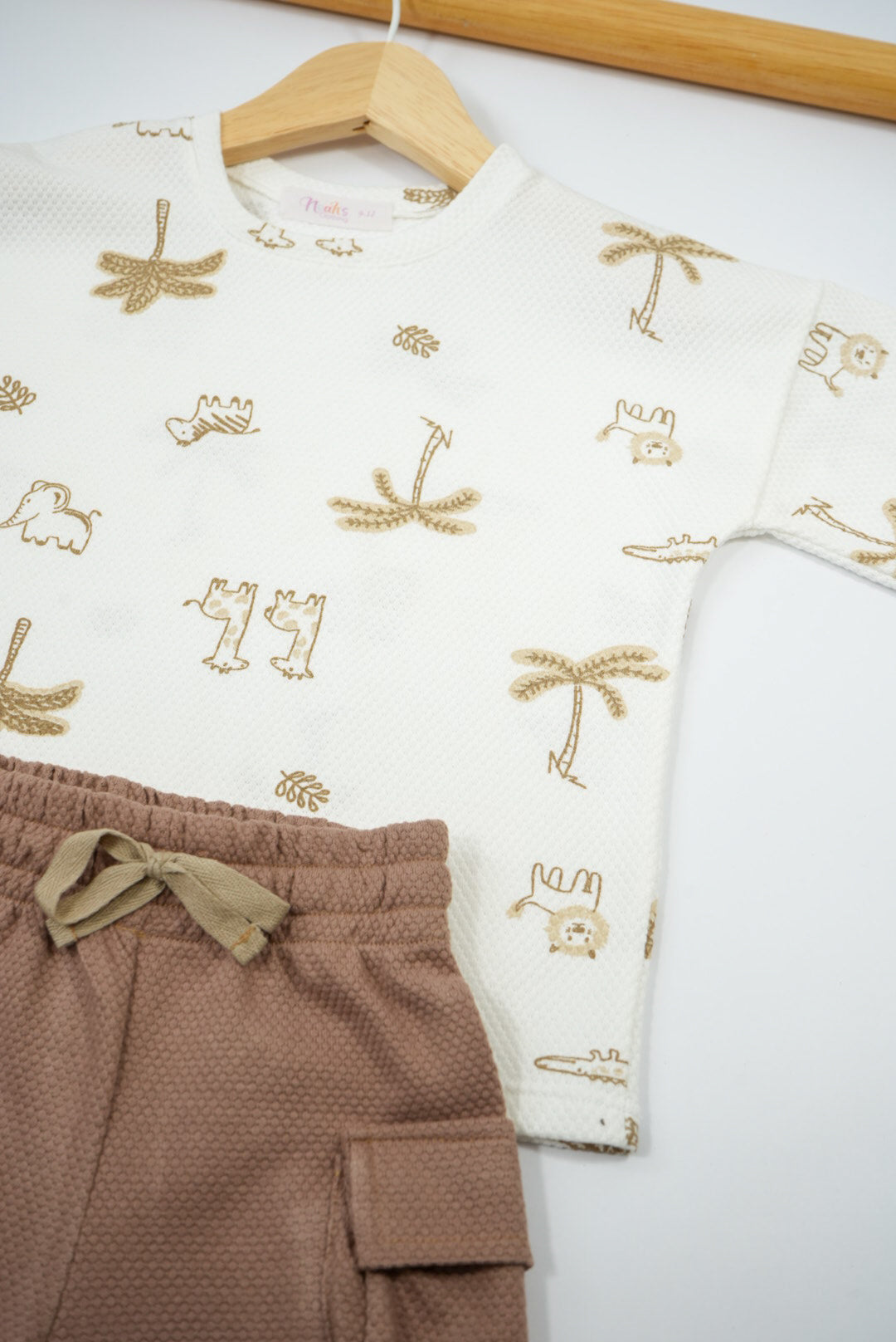 SET SAFARI SPOTS 🦒